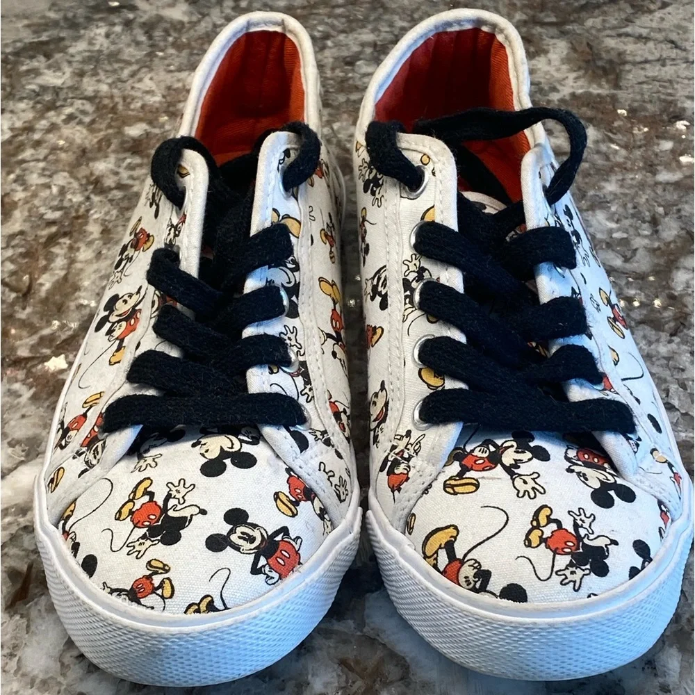 Mickey Mouse sneaker shoes by Disney size 6 - Picture 1 of 9